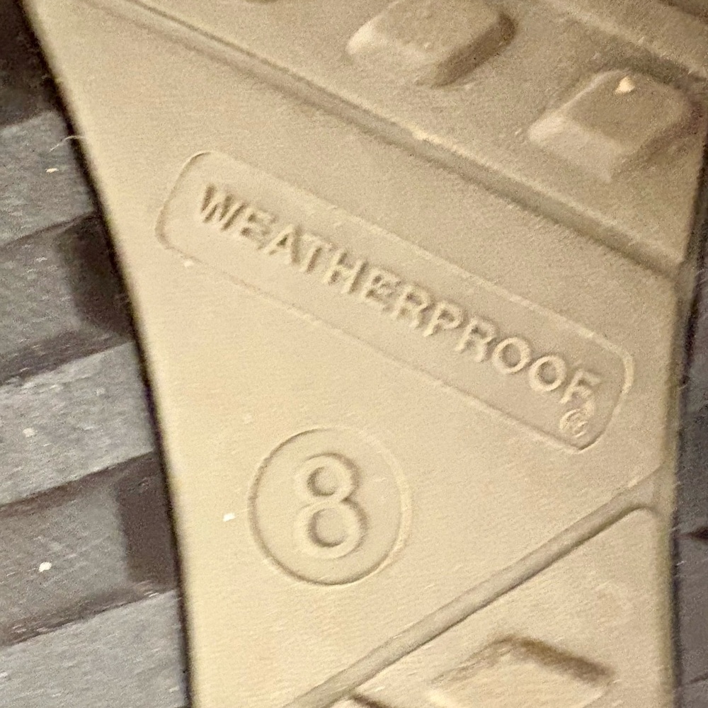 Weatherproof Men's Brown and Black Boots - Picture 9 of 9